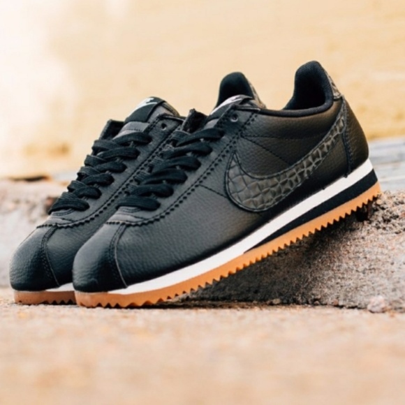 Nike Shoes - Womens Nike Cortez Lux Ultra (Sz 10)